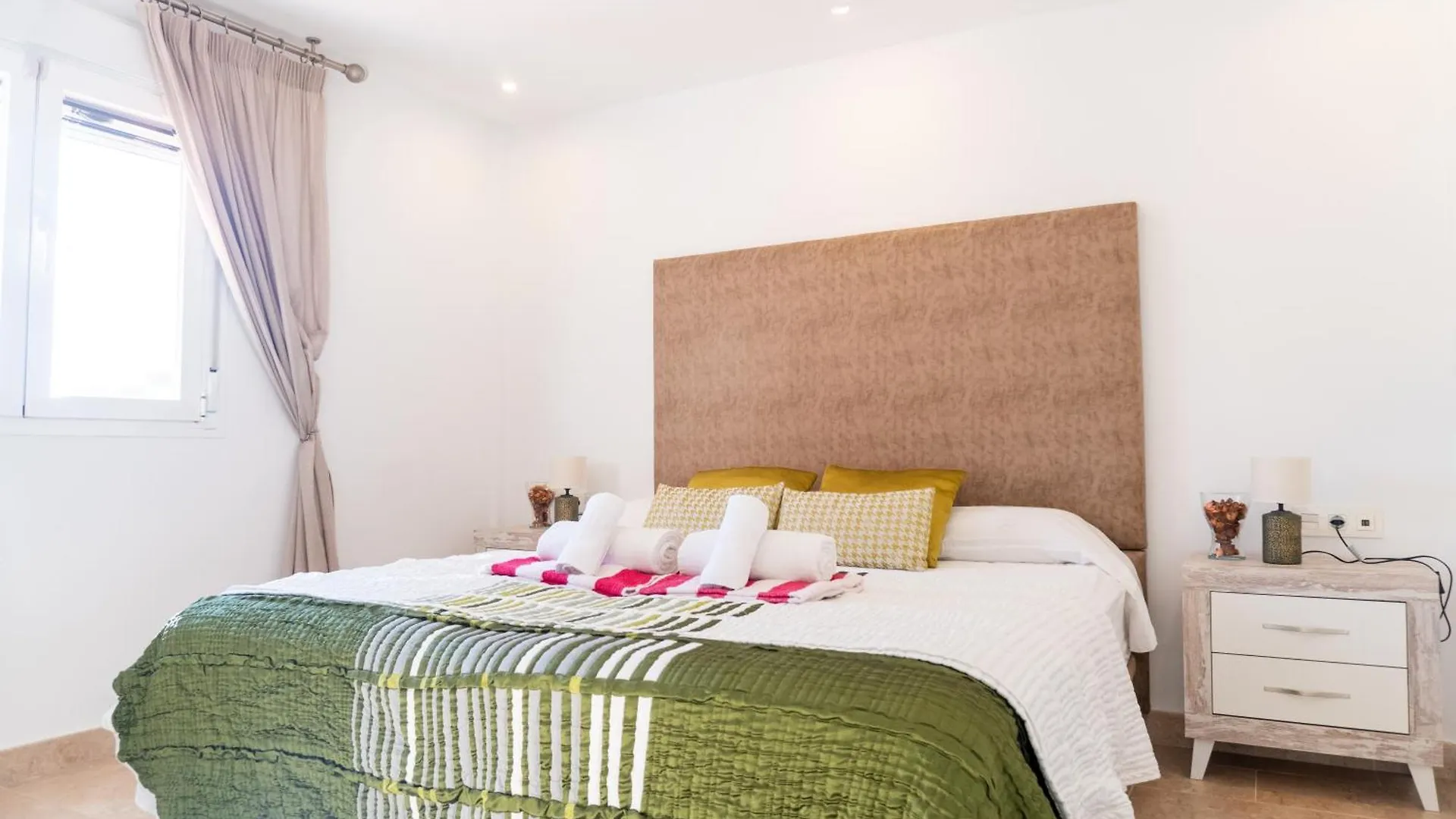 Duplex Apartment 토레몰리노스